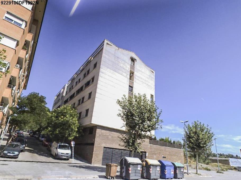 Duplex Con Piscina En Rubi Apartman Kültér fotó